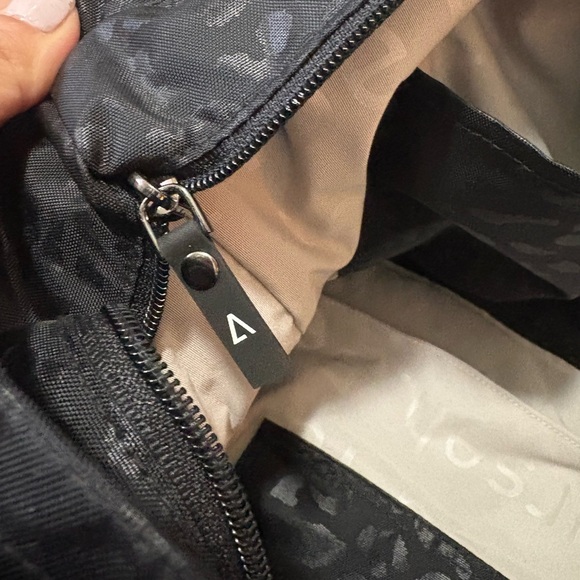 Andi Black Leopard Woman’s Tote Bag - Picture 5 of 10